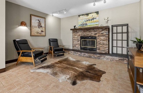 Owanka Casa | Cheyenne River Ranch 4BR Earth Sheltered Home with Hot Tub!
