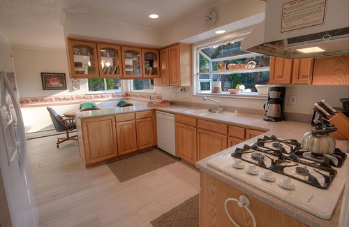 Round Hill Village Casa | Cheyenne Chalet 4 Bedroom Home by RedAwning