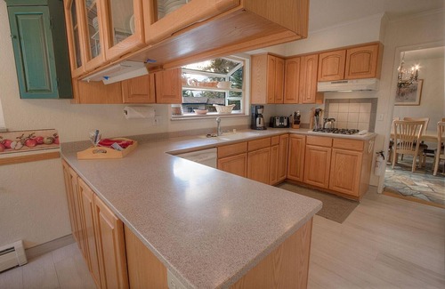 Round Hill Village Casa | Cheyenne Chalet 4 Bedroom Home by RedAwning