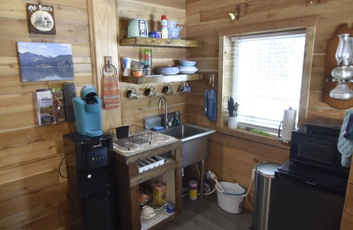Harding-Birch Lakes Cabina | Chez Benz Cabin near Harding Lake State Recreation Area.