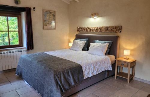 Flaugnac Cama Y Desayuno | Chez Berger, ruime 2 persoonskamer met kingsize bed