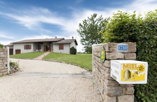 Montrevel-en-Bresse Casa | Chez Christiane et François