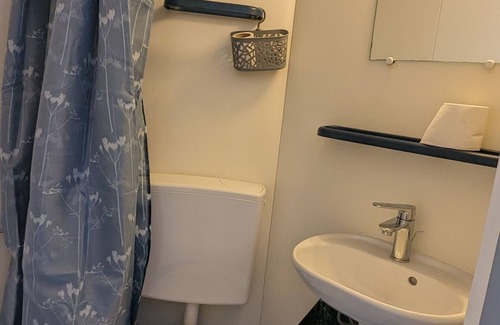 Lully Apartamento | Chez Fantin - Chambres Indépendantes Avec Cabine de Douche