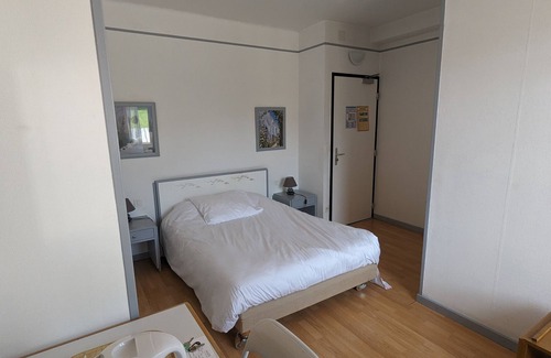 Lully Apartamento | Chez Fantin - Chambres Indépendantes Avec Cabine de Douche