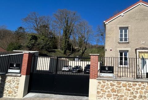 Hautvillers Casa | CHEZ FERNAND Cottage AC Terrace Garden Petanque court & private free parking