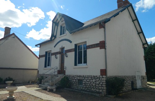 Romorantin-Lanthenay Casa | Chez Gina, Maison de Ville & son Grand Jardin à Romorantin-lanthenay