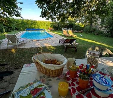 Sauzet Apartamento | Chez Janie Hirst