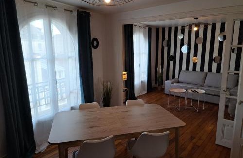 Hincmar Apartamento | Chez Léon - Vue cathédrale - Hyper centre ville