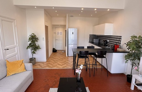 Notre-Dame du Mont Apartamento | Chez l'Authentique, a large, cosy T2 on Cours Julien