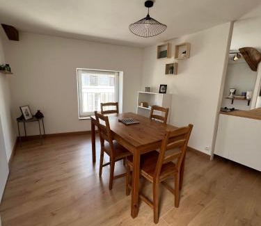 Verdun Apartamento | Chez Lucie&Pierre Appartement relaxant - Centre Ville Verdun - Géré par PrestaZen'Services