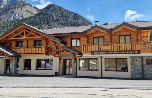Bellevaux Casa | CHEZ MêME COURT