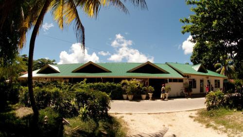 La Passe Hotel | Chez Marston
