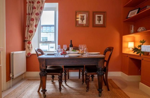 Bradford-on-Avon Apartamento | Chez Nous - central Maisonette - Bath Surrounds