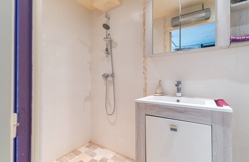 Pelissanne Apartamento | Chez Patrick" flat with shared garden and Wi-Fi