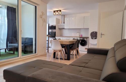 Chessy Apartamento | Chez Patron T3 2BR with 2 parking near Disneyland Paris & train station-Chessy