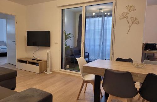 Chessy Apartamento | Chez Patron T3 2BR with 2 parking near Disneyland Paris & train station-Chessy