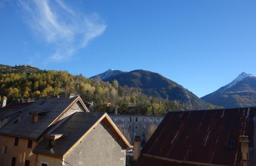 Briancon Apartamento | Chez petit Louis- Appart centre ville jusqu'à 6 personnes