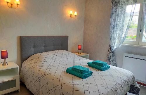 Saint-Julien-Chapteuil Apartamento | Chez Tata Malou - Maison avec jardin, cour fermée, proche toutes commodités