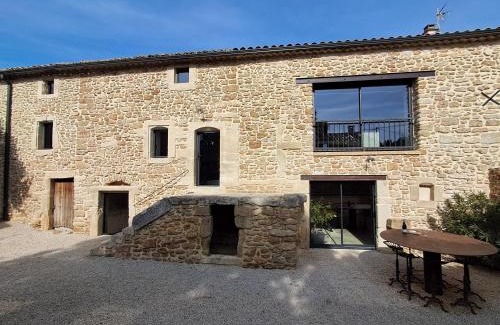 Suze-la-Rousse Casa | Chez Véro chambres d'hôtes & Maison en pierre contemporaine