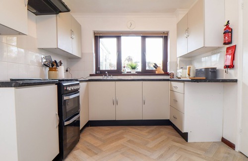 Newlyn Cabaña | CHI AN VRE, pet friendly, country holiday cottage in Newlyn