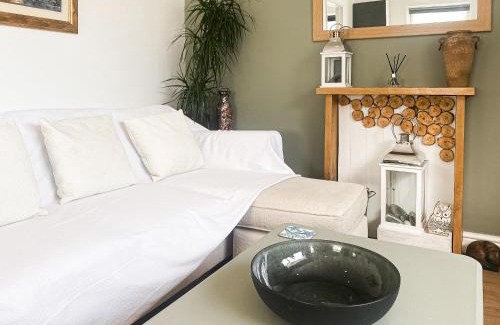 Camborne Casa | Chi Lowen