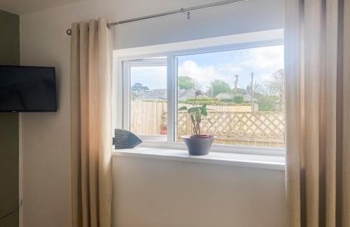Camborne Casa | Chi Lowen