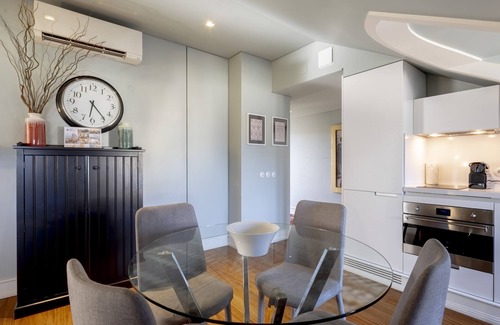 Encarnacao Apartamento | Chiado Camões - Lisbon Best Apartments