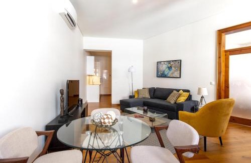 Sao Paulo Apartamento | Chiado Stylish Bright Apt with AC