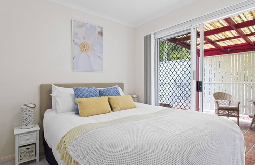 Yaroomba Apartamento | Chic 1-Bed Yaroomba Flat Steps from the Beach