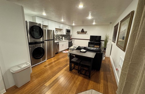 Pleasant Grove Apartamento | Chic 1-bedroom apartment in fabulous Pleasant Grove