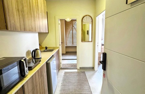 Haret Sakher Apartamento | Chic 1-bedroom apartment in Jounieh - J707