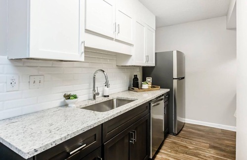 Huntsville Apartamento | Chic 1-bedroom apartment with AC, fitness room in cool Huntsville