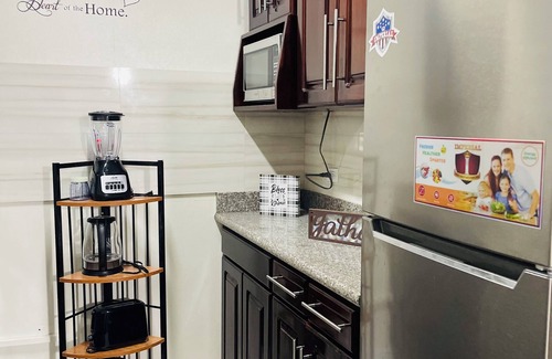 New Kingston Apartamento | Chic 1-bedroom apartment with AC, WiFi in central New Kingston area