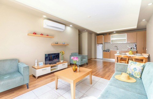 Liman Mahallesi Apartamento | Chic 1-bedroom apartment with AC, fitness room in fabulous Antalya