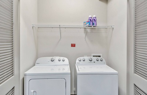 East Raleigh Apartamento | Chic 1-bedroom apartment with fitness room, WiFi in vibrant Raleigh