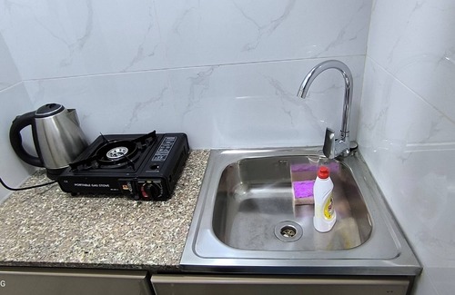Qudaibiya Casa | Chic 1-bedroom apartment in cool Manama with WiFi, AC