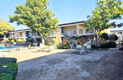 Vickery Meadow Apartamento | Chic 1-bedroom apartment in awesome Dallas with WiFi, AC
