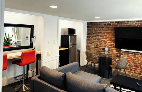 Harsimus Cove Apartamento | Chic 1-bedroom in vibrant Downtown Jersey City - 5 minutes walk to subway
