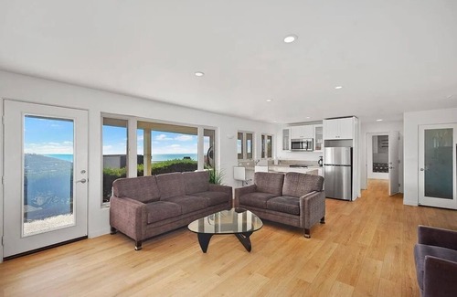 Mystic Hills Apartamento | Chic 1200 sq ft. 1-bed, 2 bath w Ocean view and Patio in fabulous Laguna Beach