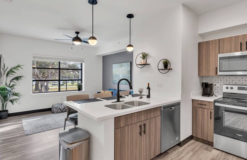 Zephyrhills West Condominio | Chic 1BR Retreat w/ Full Kitchen, Lounge Access & VIP Tennis | The Well @ SVB