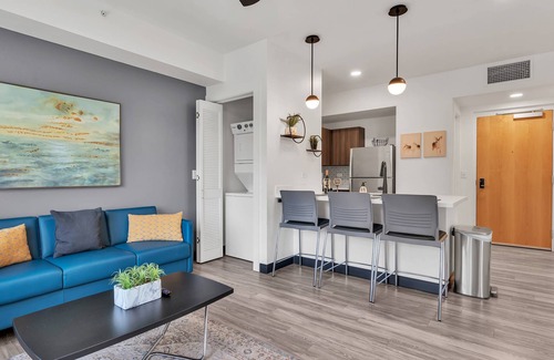 Zephyrhills West Condominio | Chic 1BR Retreat w/ Full Kitchen, Lounge Access & VIP Tennis | The Well @ SVB