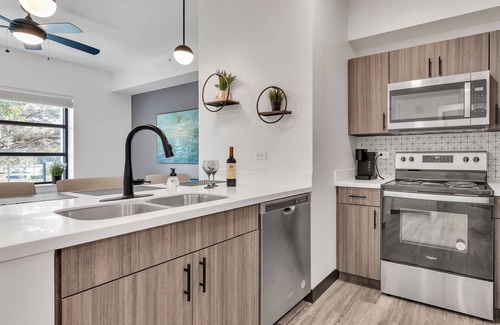 Zephyrhills West Condominio | Chic 1BR Retreat w/ Full Kitchen, Lounge Access & VIP Tennis | The Well @ SVB
