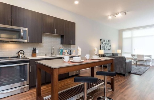 Shoreline West Apartamento | Nuevo lujo 1BR | Centro de negocios | Downtown Mountain View por GLS