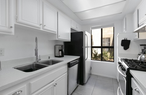 Canyon Corridor Condominio | Chic 2/2 Ground Level Condo in South PS