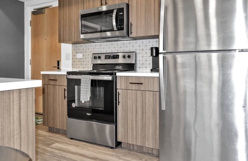 Zephyrhills Condominio | Chic 2 BDR Condo Steps from Tennis and Wellness Center, Pickleball