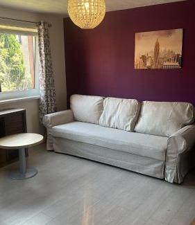 East Pilton Apartamento | Chic 2 Bed Apartment with Free Parking- Recently Redecorated, 10 Minutes to City Centre