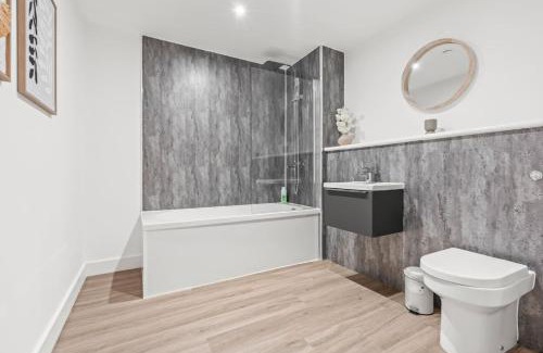 Vauxhall Apartamento | Chic 2-Bed City Centre Apartment, Family-Friendly with Parking & Wi-Fi, Accommodates 4