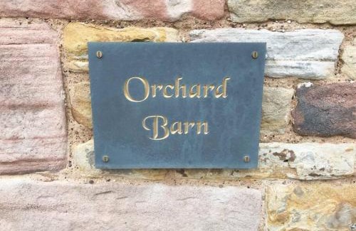 Winkhill Casa | Chic 2 Bed Peak District Cottage Barn - Alton Towers, Scarefest, Polar Bears, Chatsworth