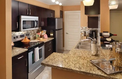 Las Vegas Villa | Chic 2-bedroom 2-Bath villa with Pools, fitness room & more in vibrant Las Vegas