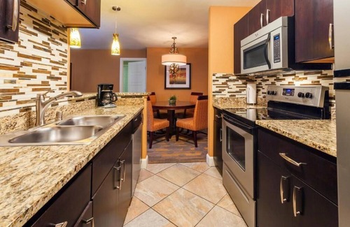 Las Vegas Villa | Chic 2-bedroom 2-Bath villa with Pools, fitness room & more in vibrant Las Vegas
